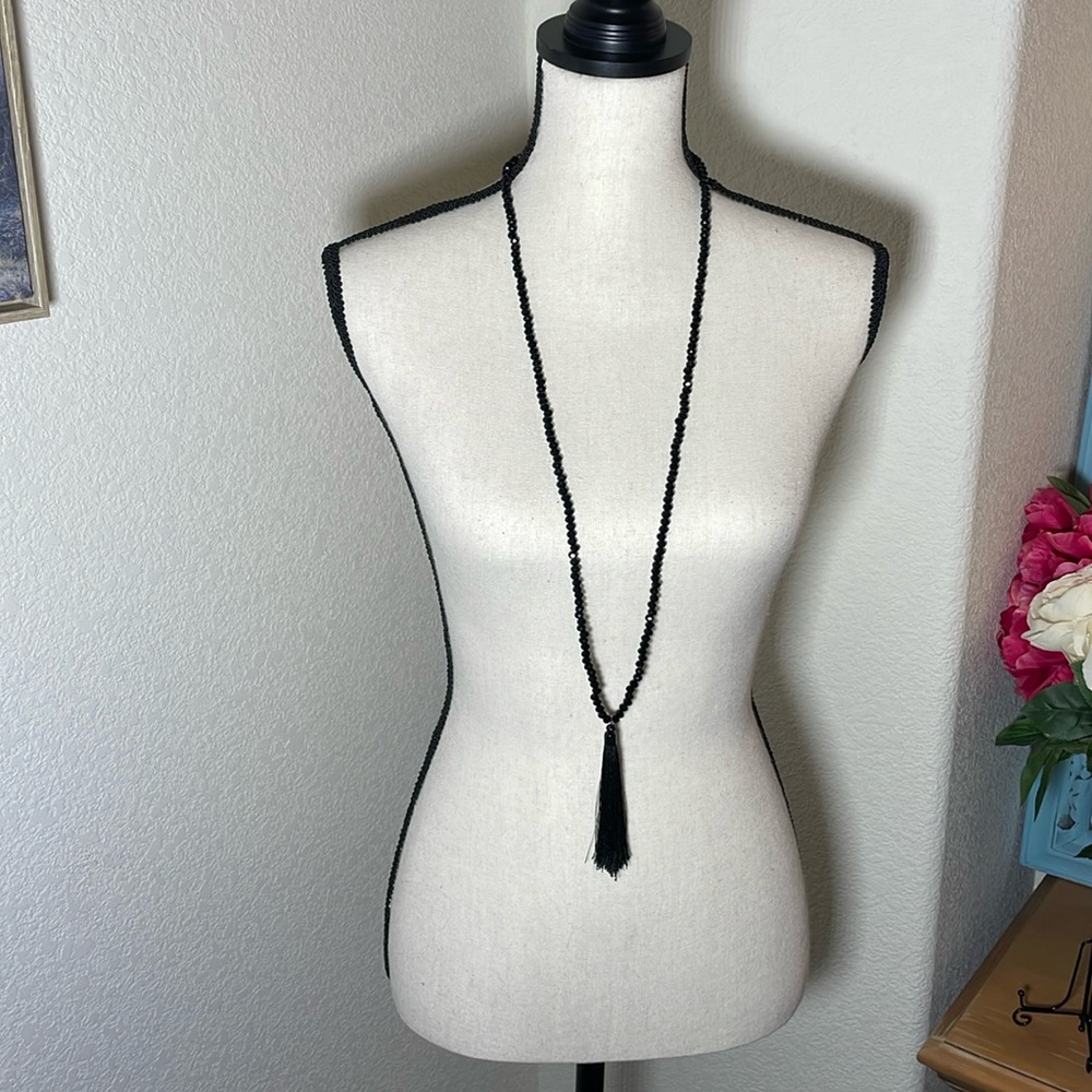 Black Faceted Bead Lariat Necklace